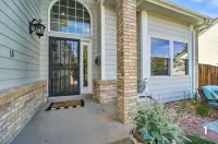 Spacious 5-bedroom house with WiFi, AC in charming lake community in Westminster