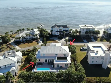 Sullivan's Island Retreat: Spacious 6BR Beach House with Ocean Views