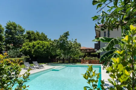 Etnea Home with Pool by Wonderful Italy Отели в г. Tremestieri Etneo