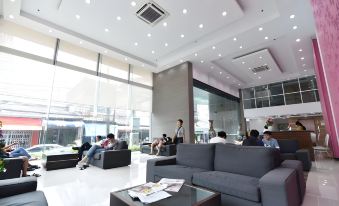 Mayflower Grande Hotel
