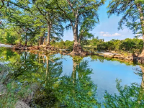 Frio Rivers Edge In The Heart Of Hill Country 3 Bedroom Cabin Hotels in Real County