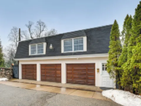 Montclair Vacation Rental ~ 7 Mi to Newark! Hotéis em Montclair