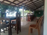 yala treetop lake