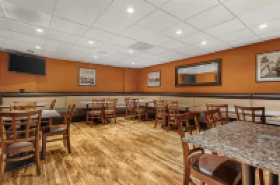 베스트 웨스턴 페탈루마 인