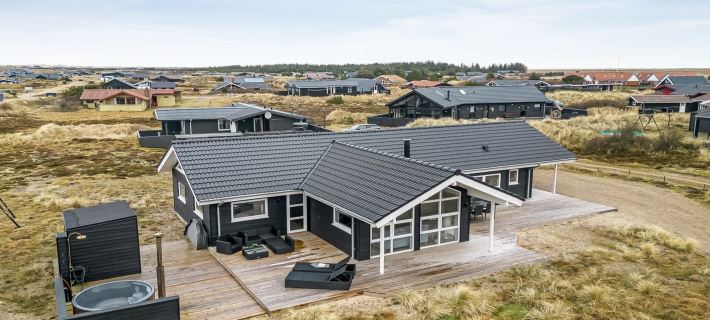 "Tola" - 450m from the Sea Hotels in Hvide Sande