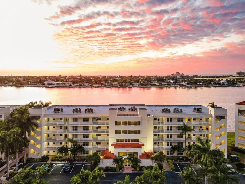 Expansive Bay Views and Private Balcony - Stunning Coastal Retreat