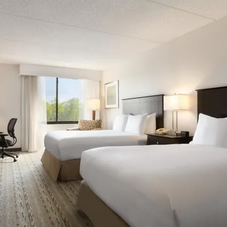 DoubleTree by Hilton Hartford - Bradley Airport