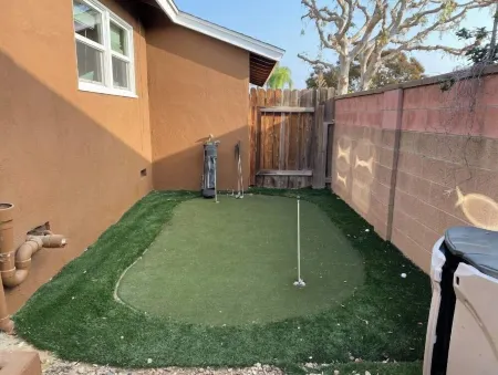 Great 3 bedroom 2 bath single family home close to Disneyland.