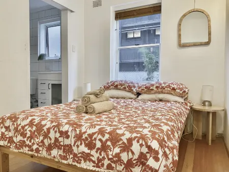 Stylish BONDI BEACH unit - 250m to the sand Отели рядом с достопримечательностью «Бондай-Бич»