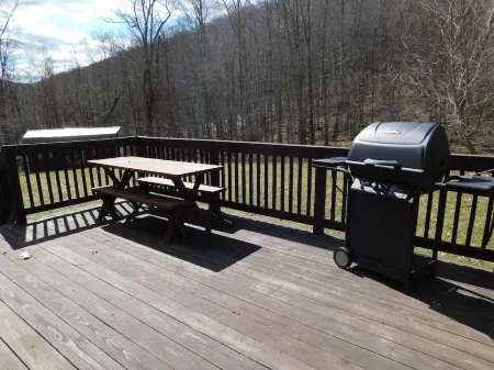 Family Home located near Beaverkill Covered Bridge