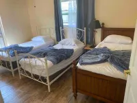 Holiday home with private heated pool available . for extra $20 for each night