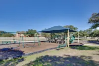 4 Mi to Tpc San Antonio: Cozy Getaway w/ Deck!