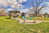 Charming Cave City Vacation Rental w/ Fire Pit! Hotels in Horse Cave