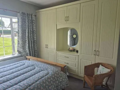 Tranquil Cottage Retreat in Kells, Leitrim Hotel a 