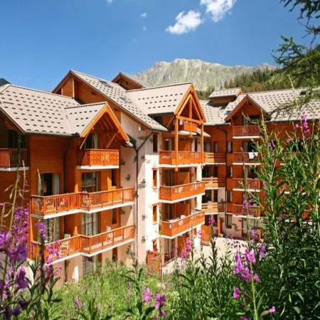 Apartment in Hautes-Alpes with Ski-In Access