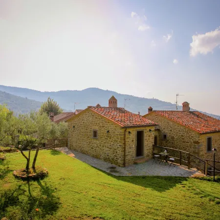 Villa in Cortona with Pool and Val di Chiana View