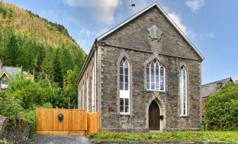 Chapel in Snowdonia with Hot Tub & Games Room,{ CityName} - Harga ...