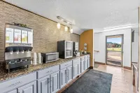 Super 8 by Wyndham Franklin Hotels in Franklin