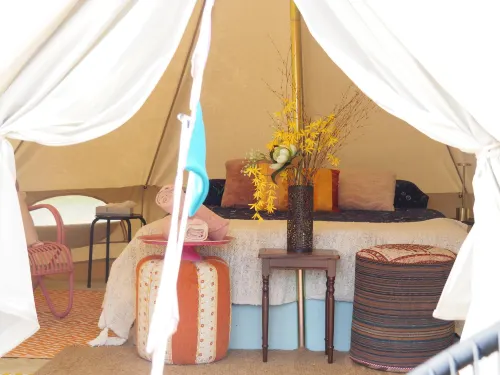 Iluka Retreat Glamping Village & Group Lodge Accommodation - Parkplatz