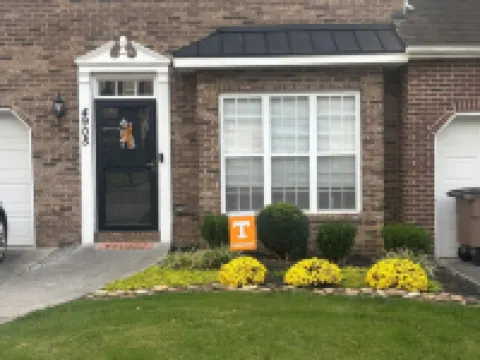 3-Bedroom Townhome Ten Minutes from  UT Campus. Total Fresh Remodel.