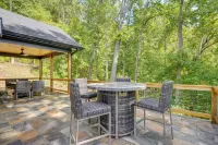Modern Nellysford Getaway w/ View: Deck & Fire Pit - Homestays