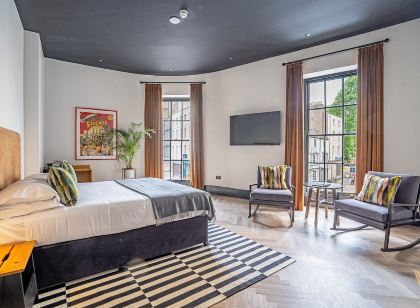 Crescent Place by Mansley