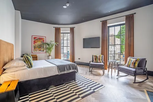 크레센트 플레이스 바이 맨슬리 첼튼엄 호텔