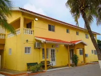 Coconut Inn Hotels in Noord