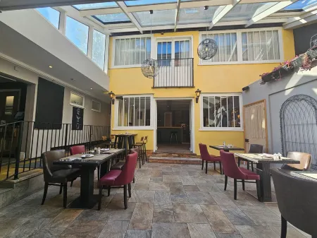 The North Hill Hotel