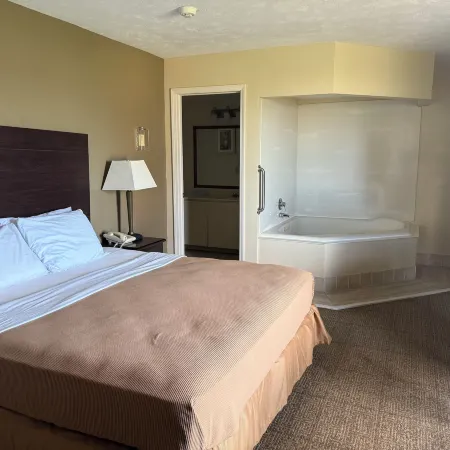 Clinton Inn & Suites