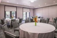 Holiday Inn & Suites DALLAS-ADDISON by IHG - breakfast