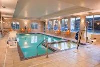Holiday Inn Express & Suites PITTSBURG by IHG - ที่มีสระว่ายน้ำ