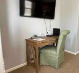 Charming 1-bedroom condo in awesome Modesto with WiFi, AC