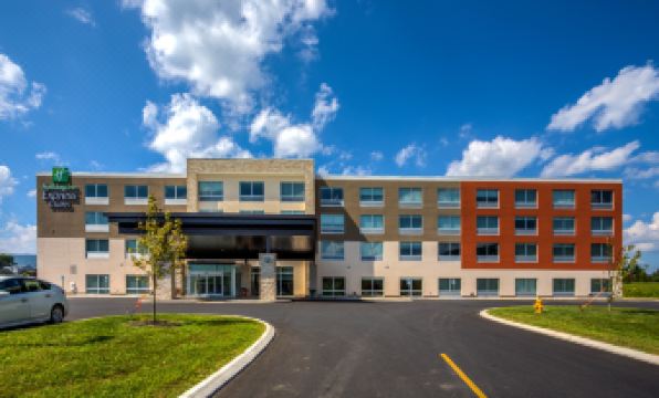 Holiday Inn Express & Suites REEDSVILLE - STATE COLL AREA by IHG