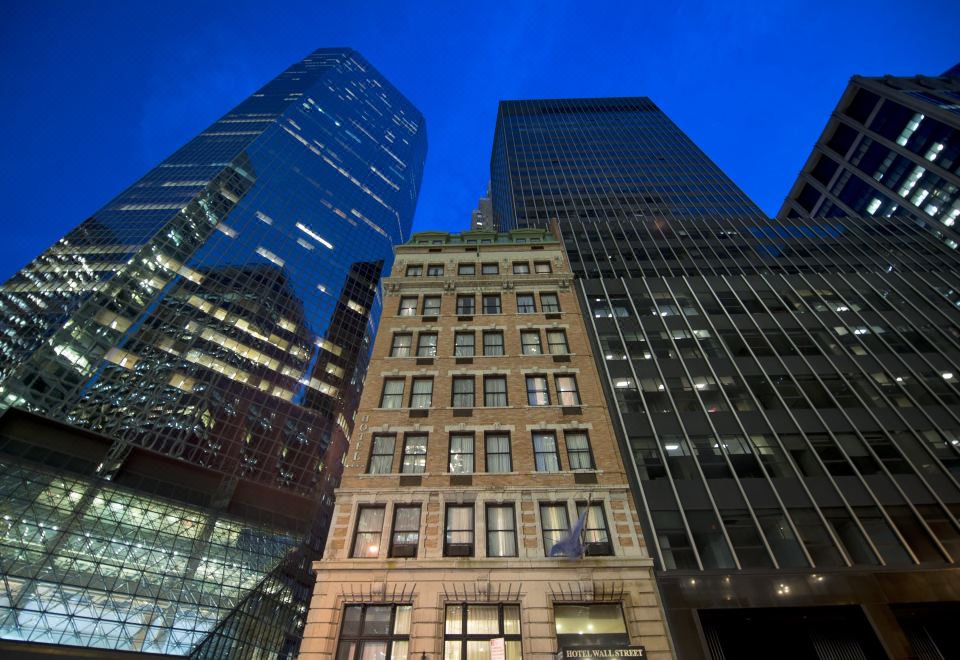 Eurostars Hotel Wall Street Over view
