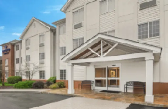 Candlewood Suites CHARLOTTE - ARROWOOD by IHG Hotels near Metalmorphosis