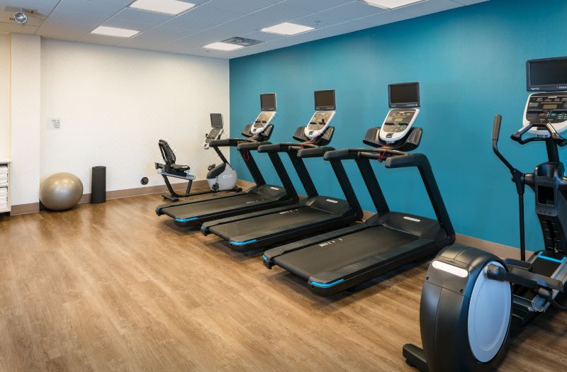 Holiday Inn Express & Suites Bend South by IHG photo 4