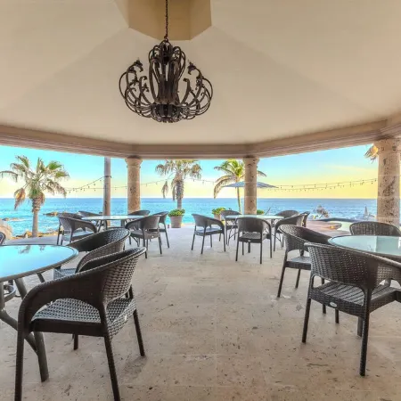 Peaceful and Spacious Villa Just Steps from the Beach!
