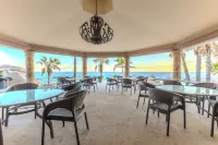 Peaceful and Spacious Villa Just Steps from the Beach!