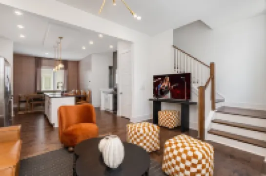 Urban Spur-walk 2 Breweries-mins to Broadway