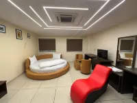 Aundh Elite Stay Hotels in Aundh