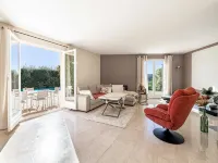 Stunning House A/C 5BR/10P - Antibes ビオットのホテル