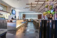 โรงแรมมิยาโกะ ไฮบริด ทอร์รันซ์ - ที่มีบาร์