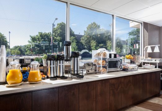 칼튼 인 미드웨이 객실