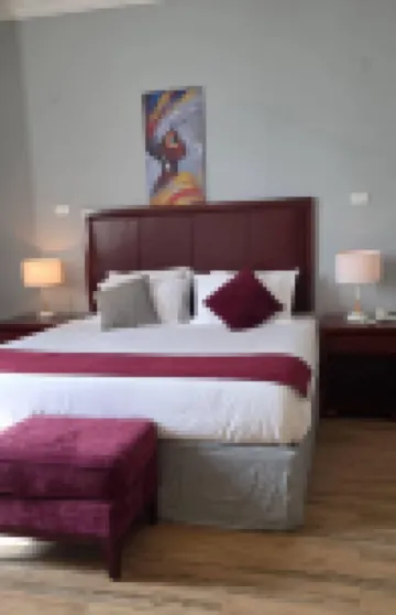 Au-thopia hotel