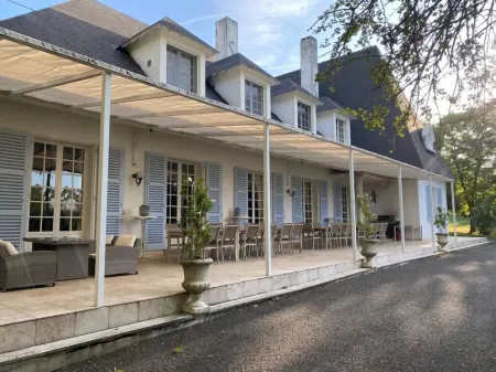 Domaine de Bize Manoir & Appartements