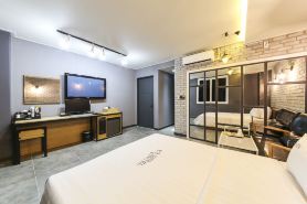 Muan Namak Oneul Hotel