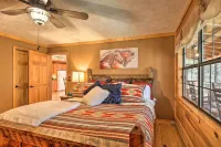 Luxe Fightingtown Creek Cabin: 2 King Suites & Spa - 3-Star