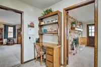 Wisconsin River Valley Farmhouse Fire Pit and View - Wi-Fi