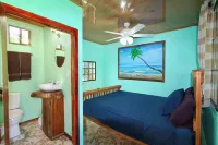 Hospedaje Rosa Del Mar & Sweets Cafe Hotels in Corn Island